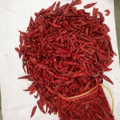 Handgeplukt gedroogde rode chili 100g in een handige zak